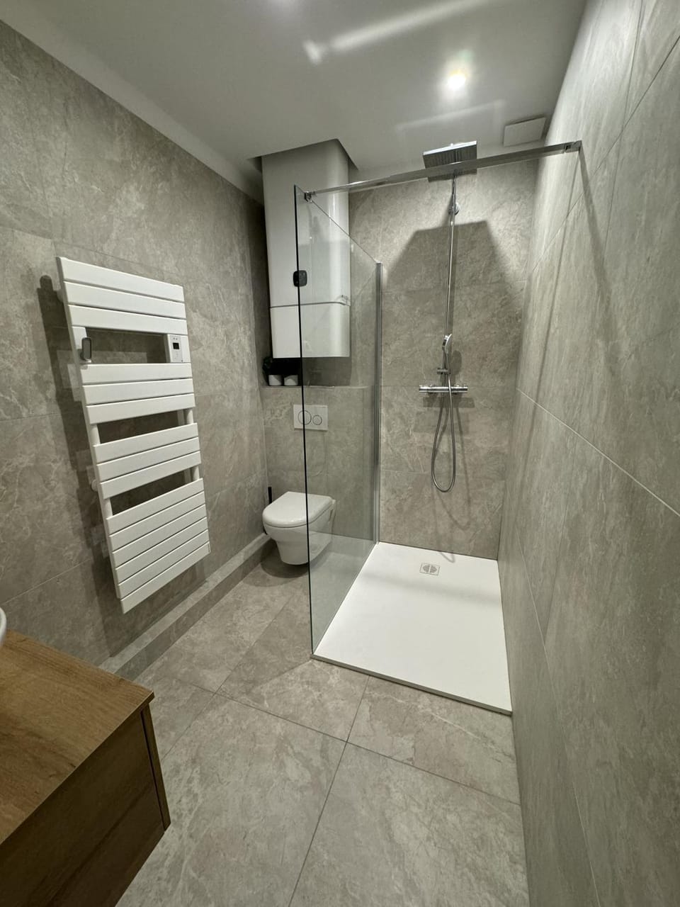 Shower, Toilet, Bathroom, towels