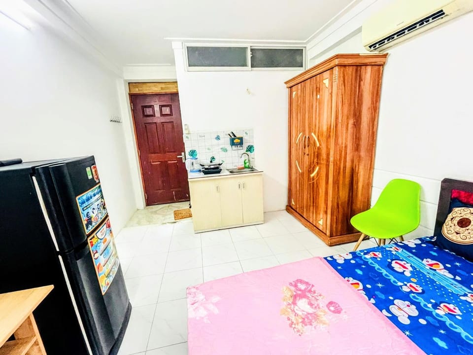 Kitchen or kitchenette, Photo of the whole room, Bedroom, wardrobe, air conditioner
