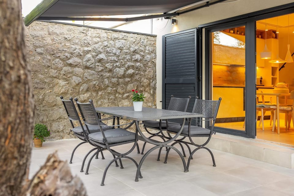 Day, Balcony/Terrace, Seating area