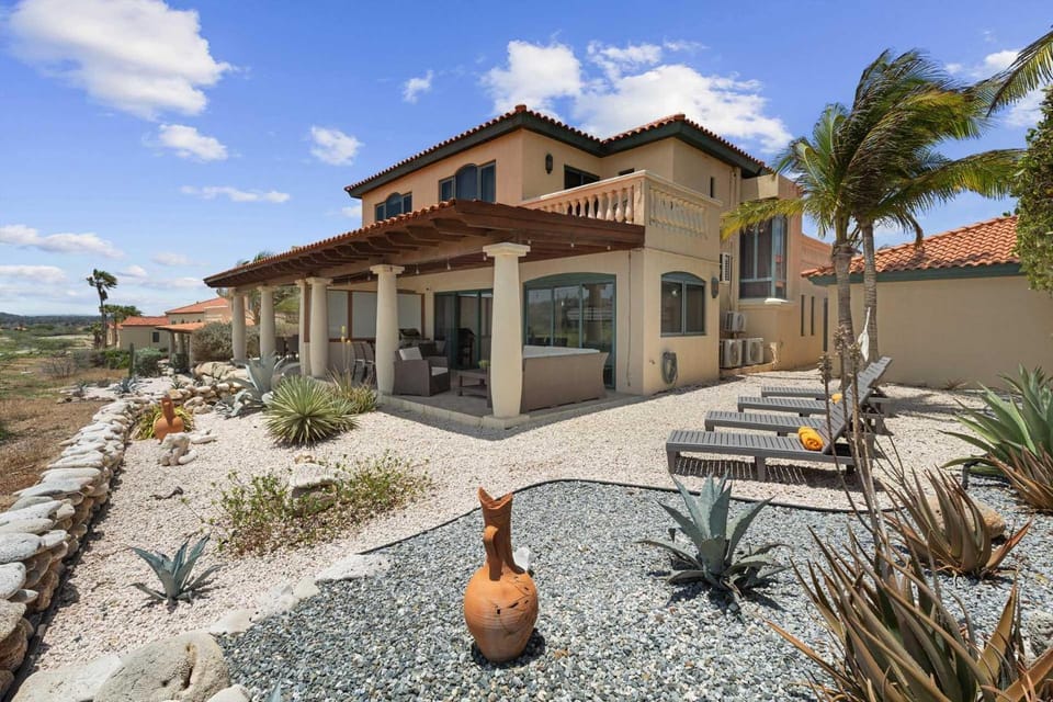 LP30B-Arashi Beach-Golf Royale 3BR-perfect for family or golf players House in Noord