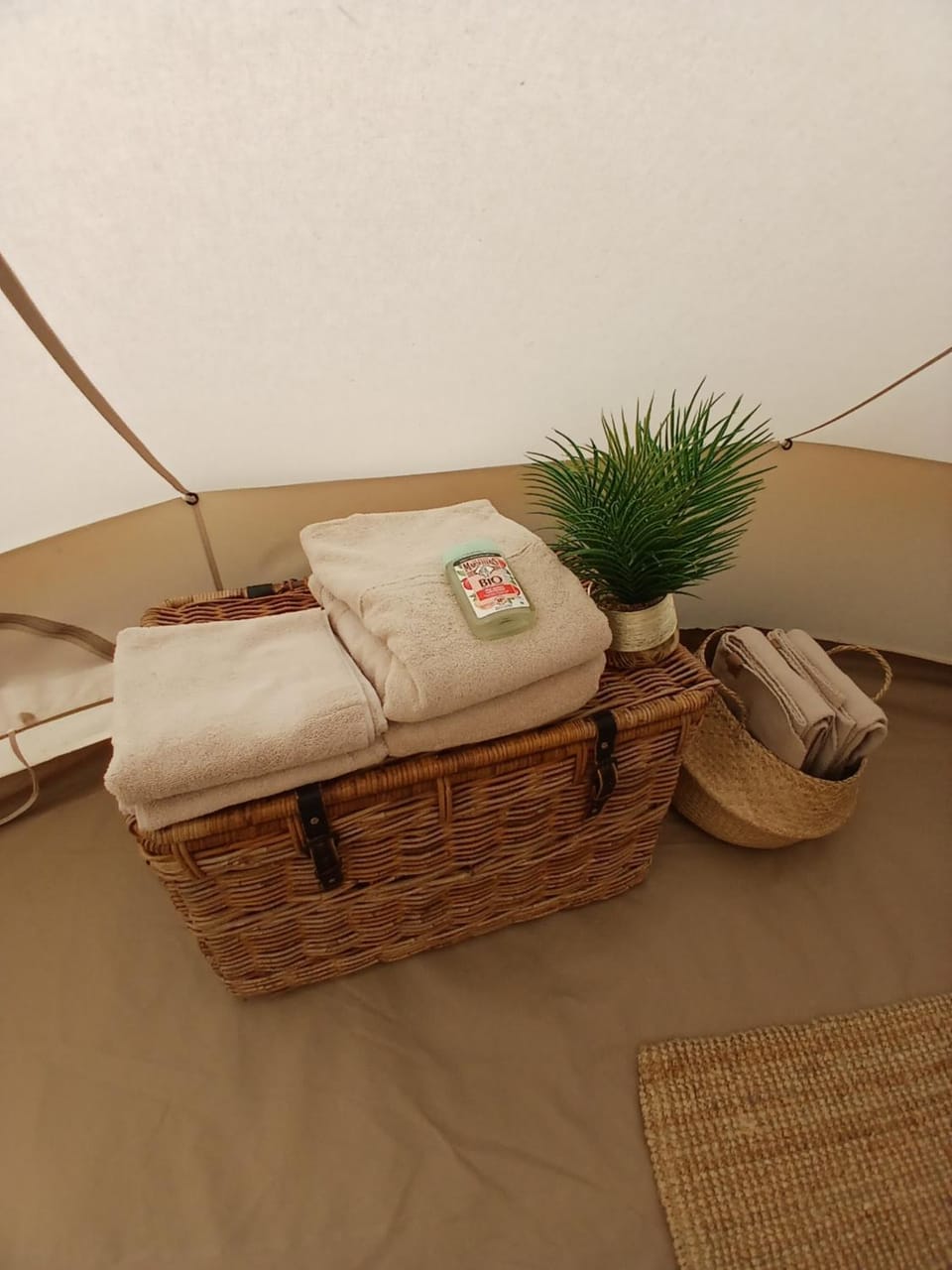 Glamping au verger de la Marsale Luxury tent in Wallonia, Belgium