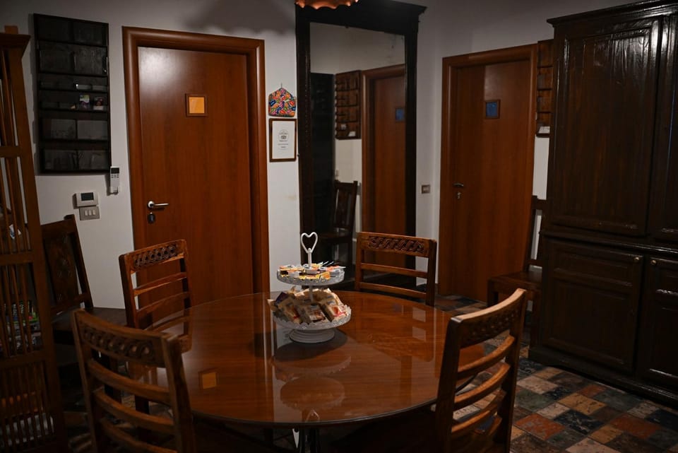 Living room, Seating area, Dining area, Food
