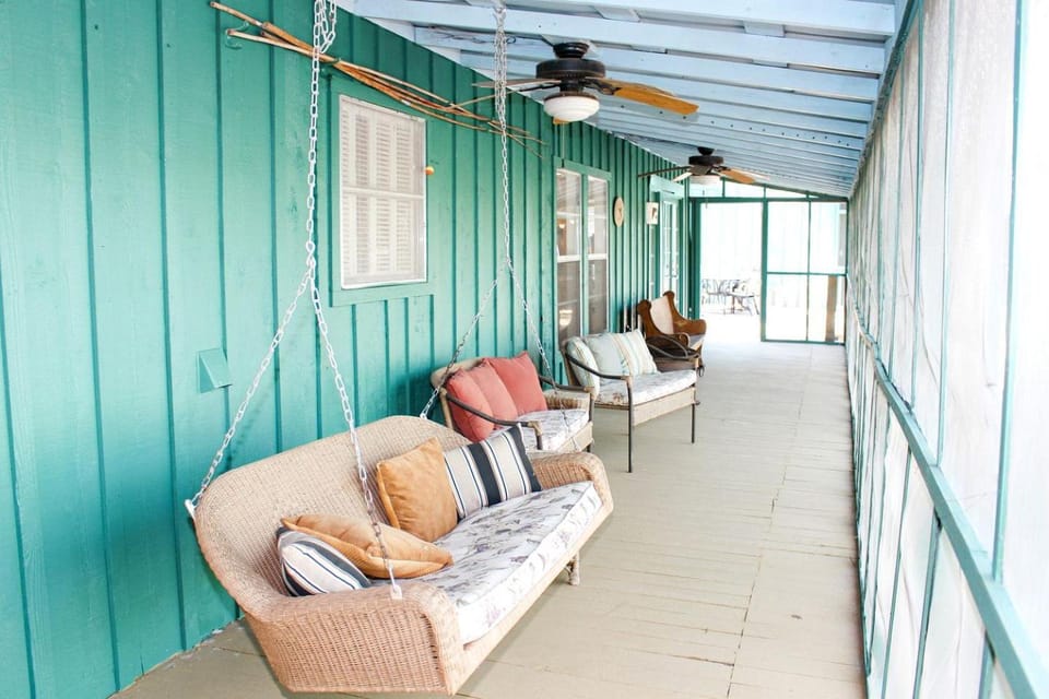 Property building, Seating area