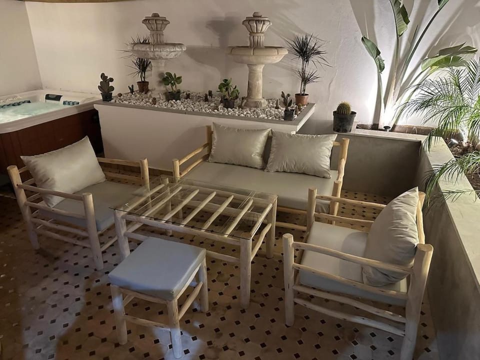MY LOCANA - Appartement Gueliz Jaccuzi Apartment in Marrakesh