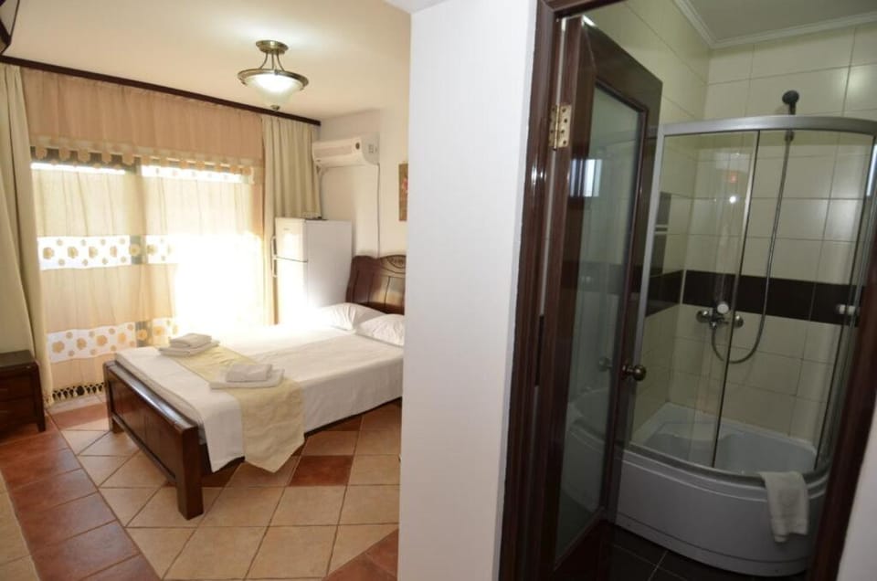 Martiniuc Smart House 2 Hotel in Constanța County