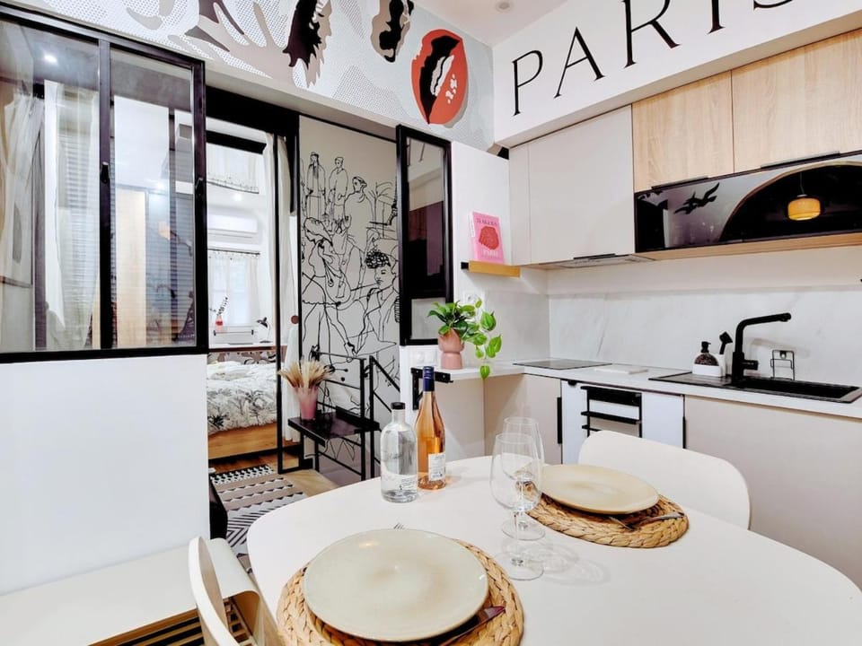 Jacuzzi & Balneotherapy for a passionate couple Apartment in Paris