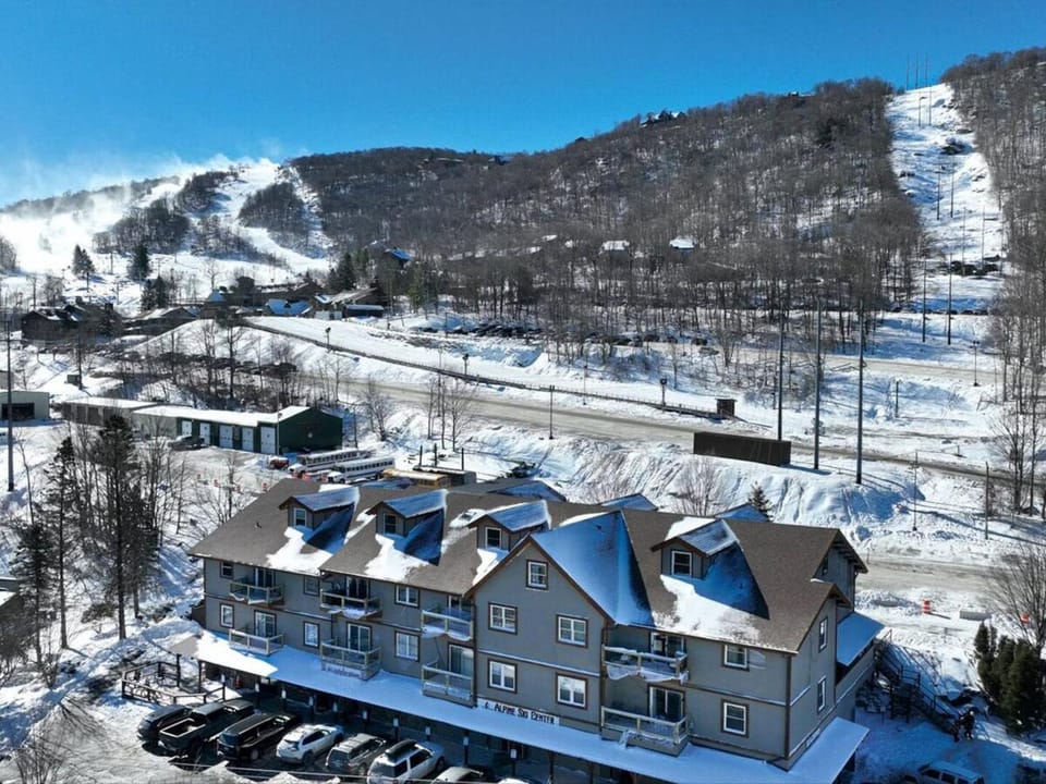 Property building, Neighbourhood, Natural landscape, Winter, Mountain view