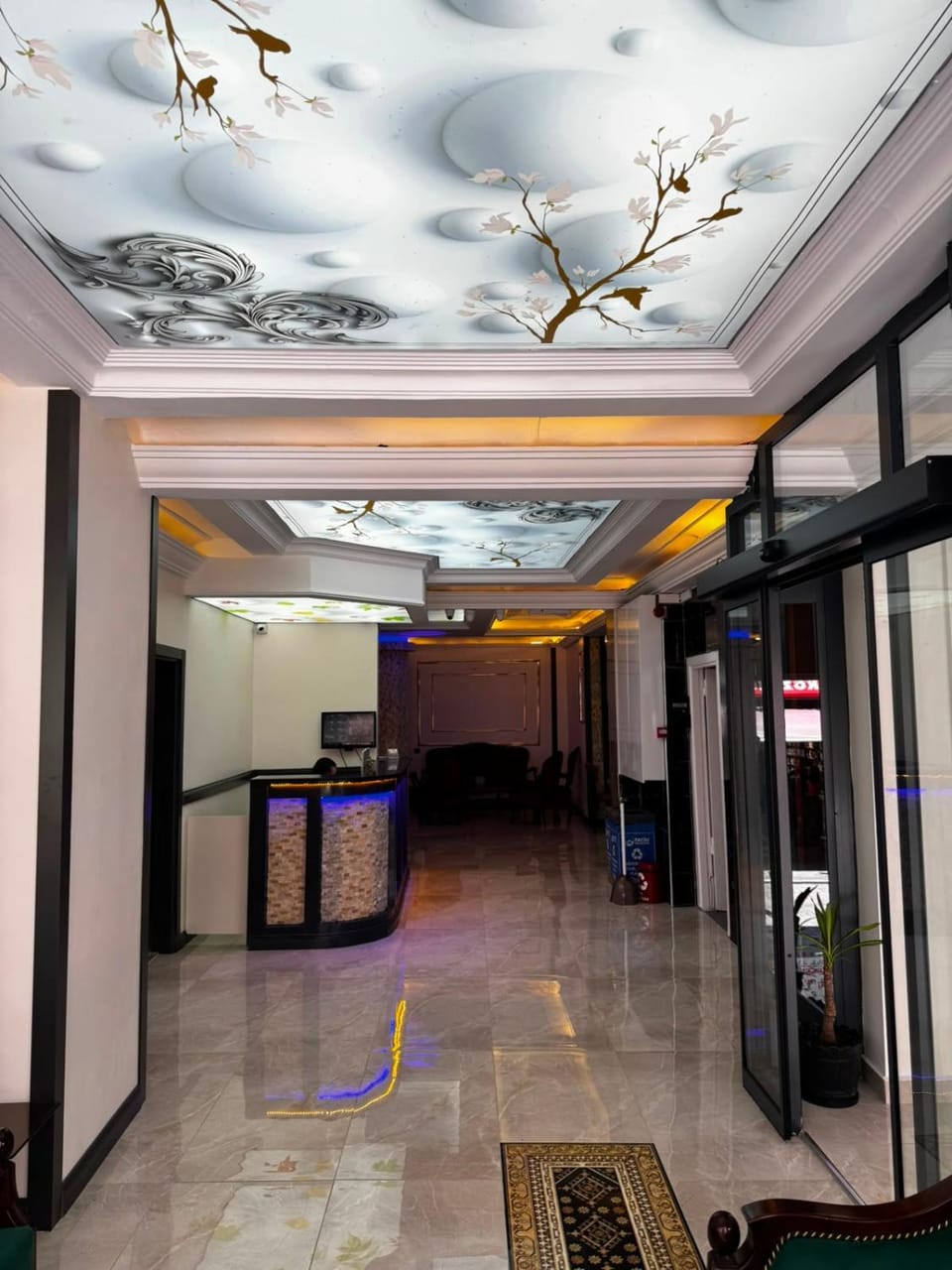 Lobby or reception, elevator