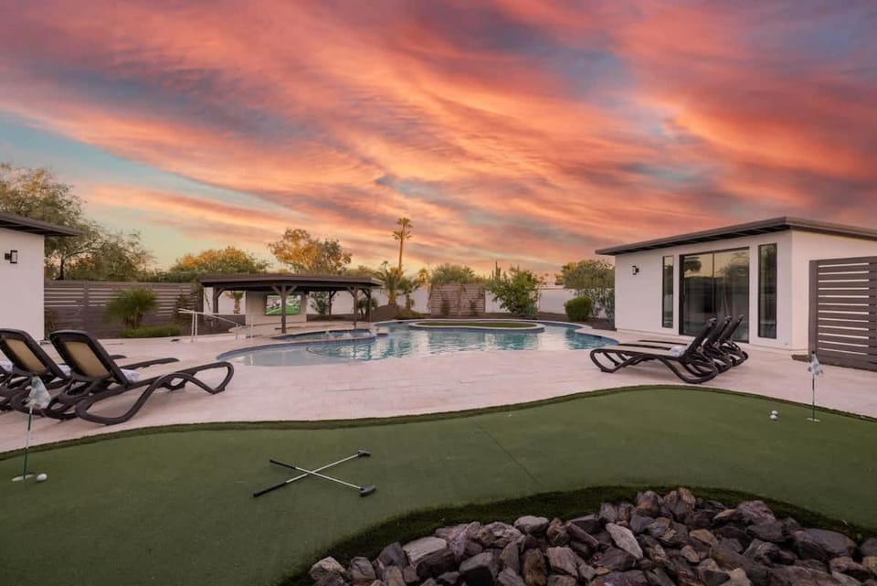Luxe Resort Retreat House in Scottsdale