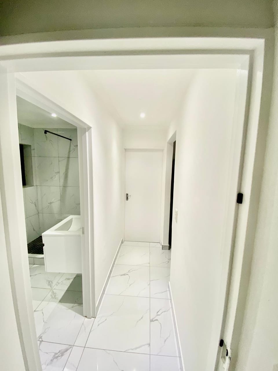 Chill & Cozy shared apartment with Michael Vacation rental in Cape Town