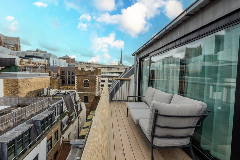 Property building, Patio, Day, View (from property/room), Balcony/Terrace, City view