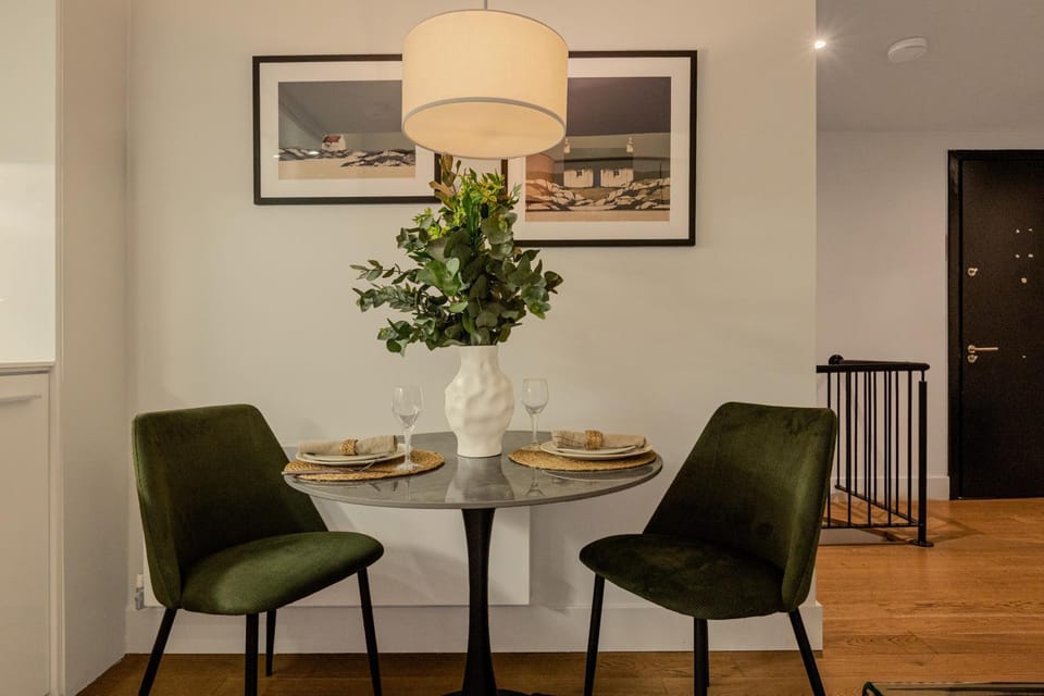 Living room, Seating area, Dining area