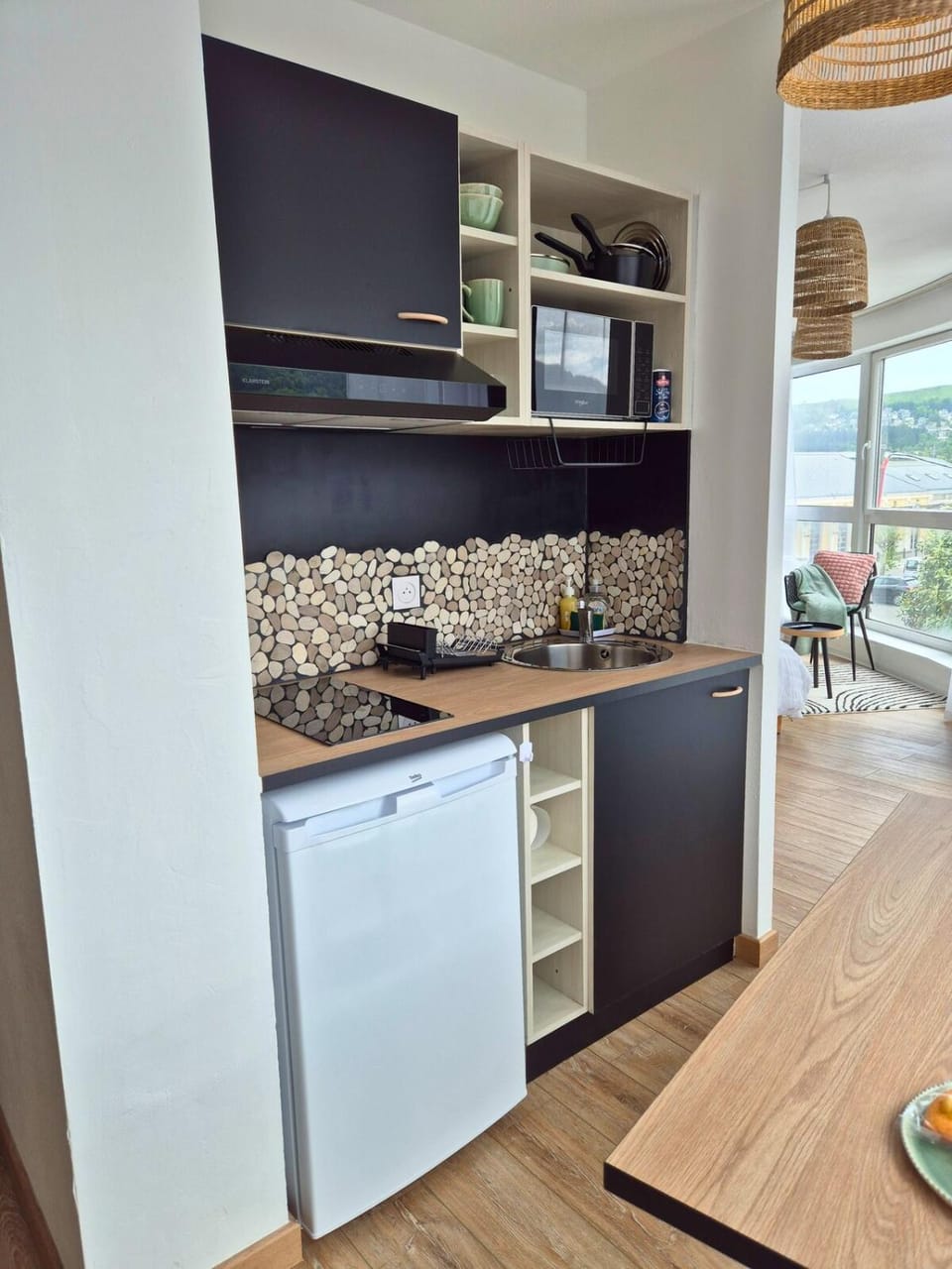 Kitchen or kitchenette, oven, stove