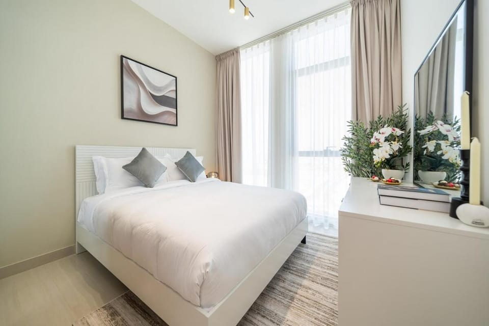 Modern JVC Apartment Views of Marina Skylines Apartment in Dubai