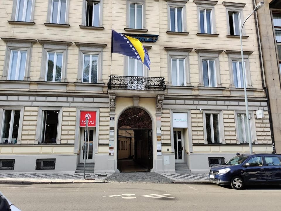 Huge Apartment with Private Parking in Center Apartment in Prague