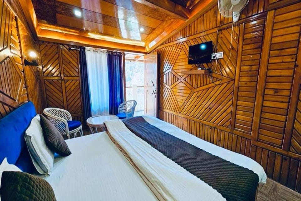 Bed, TV and multimedia, Photo of the whole room, Evening entertainment, Bedroom
