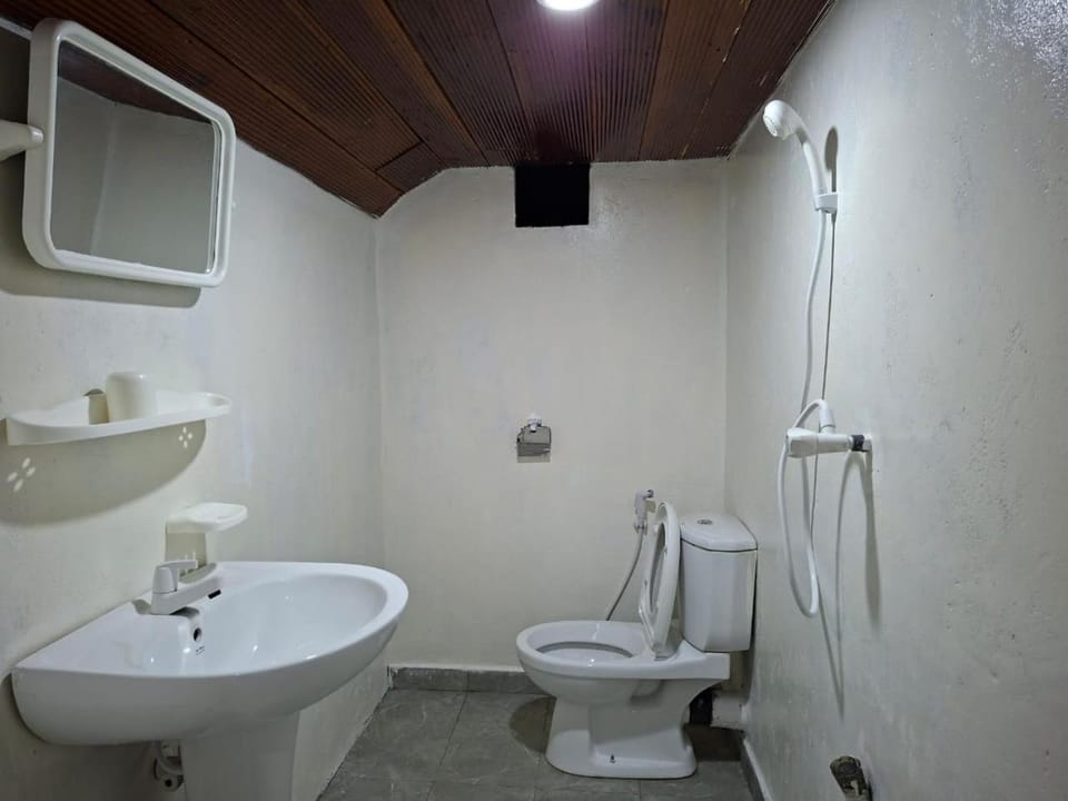 J City Holidays Inn Bed and Breakfast in Sri Lanka