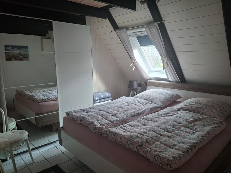 Property building, Living room, Bedroom