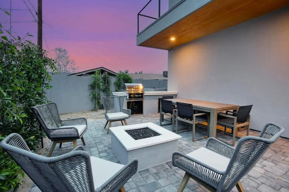 BBQ facilities, Seating area
