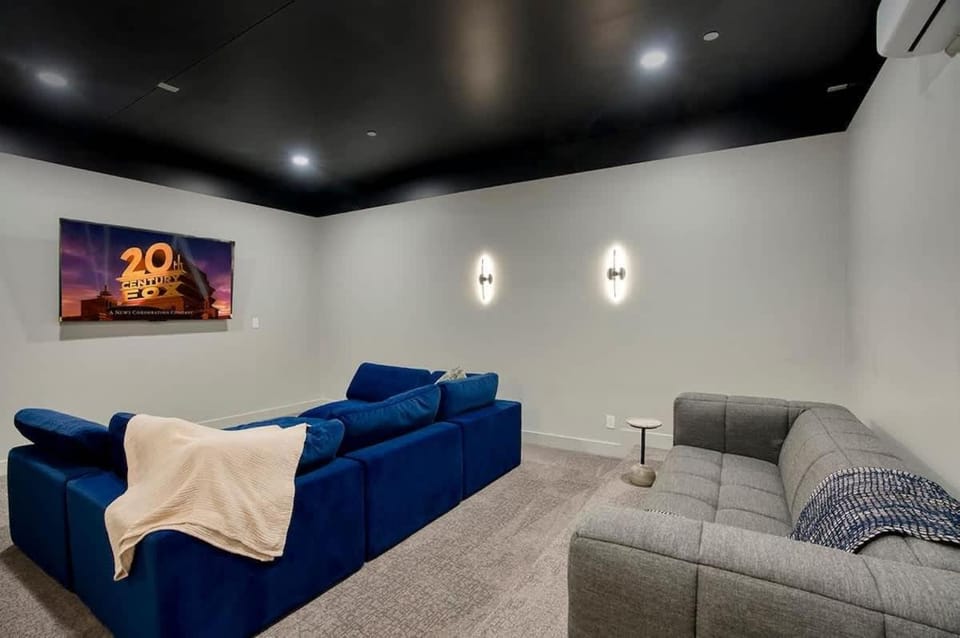 TV and multimedia, Seating area