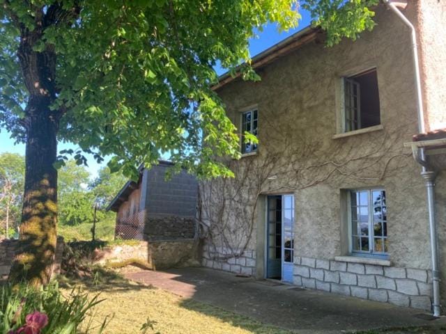 Maison au GRAND calme House in Auvergne-Rhône-Alpes