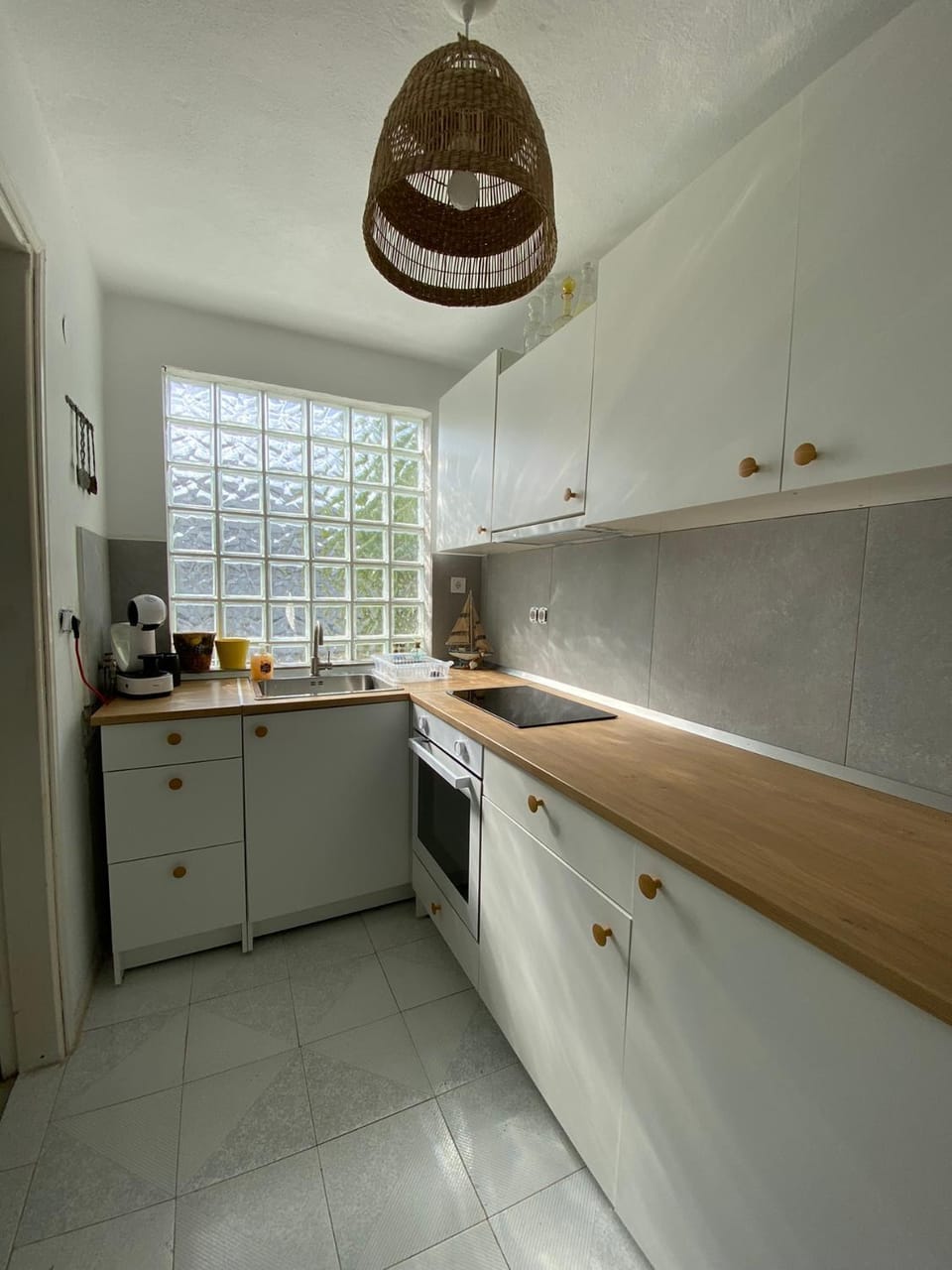 Kitchen or kitchenette, stove