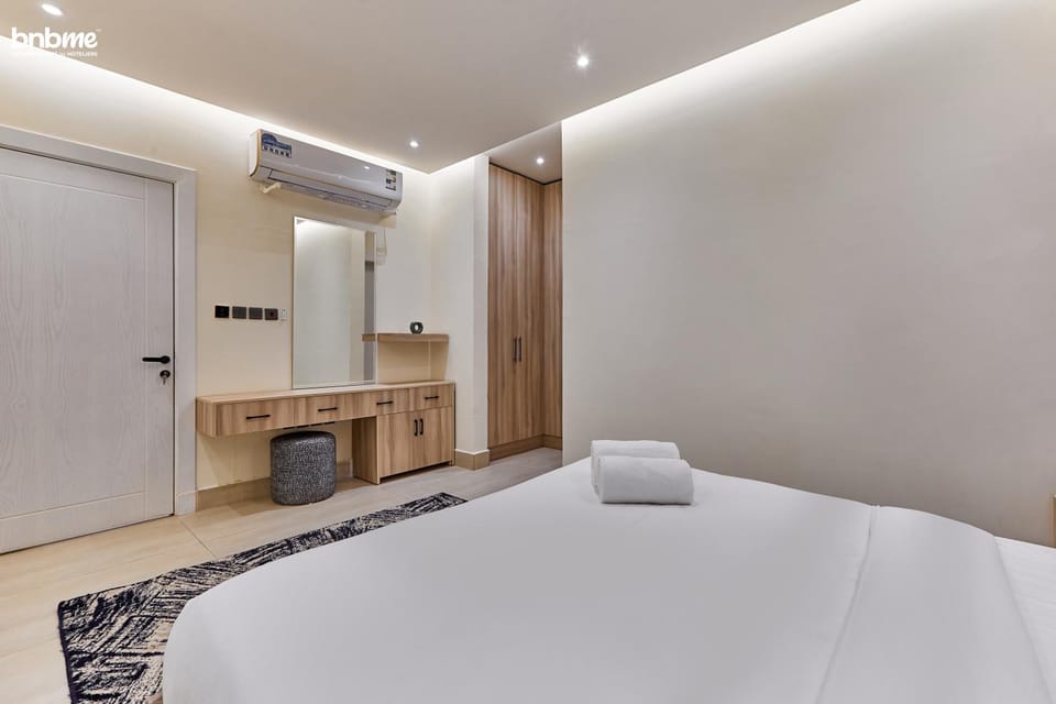 Bed, Photo of the whole room, Bedroom, towels, wardrobe, air conditioner