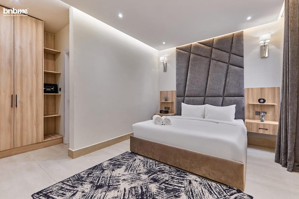 Bed, Photo of the whole room, Bedroom, towels, wardrobe