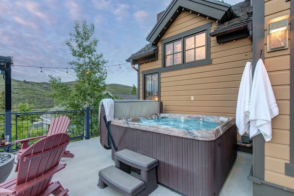 1138 Skiers Heaven! Luxury Home close to Park City Mountain! Two Hot Tubs Gorgeous Outdoor Space! by SkyRun Park City House in Park City