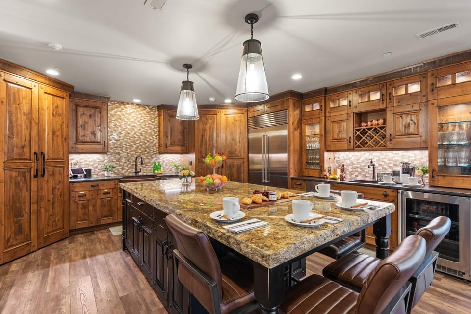 1138 Skiers Heaven! Luxury Home close to Park City Mountain! Two Hot Tubs Gorgeous Outdoor Space! by SkyRun Park City House in Park City