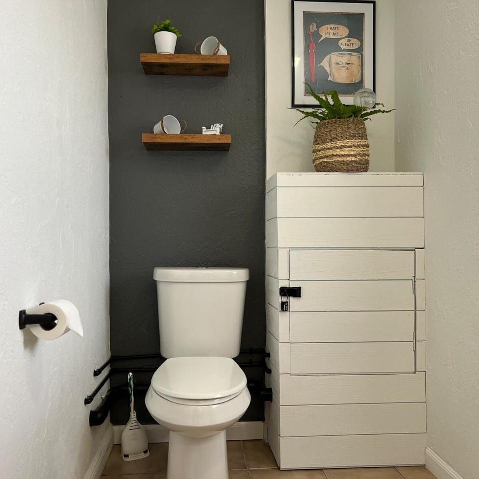 Toilet, Bathroom