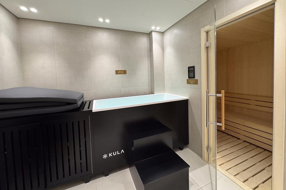 Stylish Studio with Jacuzzi in Business Bay Apartment in Dubai