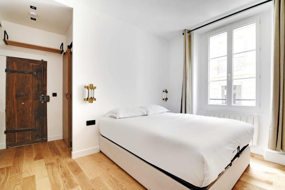 Studio-Suite 4 stars, 15m from Eiffel, Refined Apartment in Paris