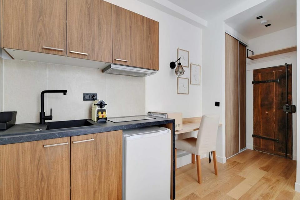Studio-Suite 4 stars, 15m from Eiffel, Refined Apartment in Paris