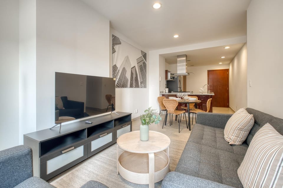 Communal lounge/ TV room, TV and multimedia, Living room, Seating area, Evening entertainment