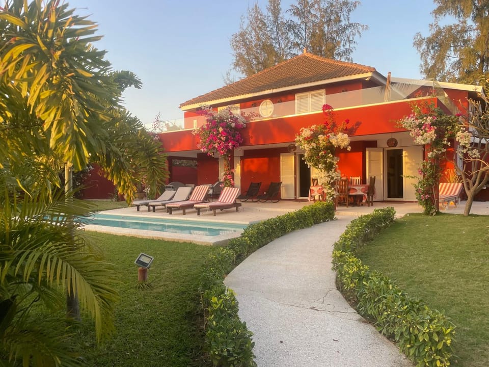 La villa PDL pied dans leau Villa in Thiès Region, Senegal