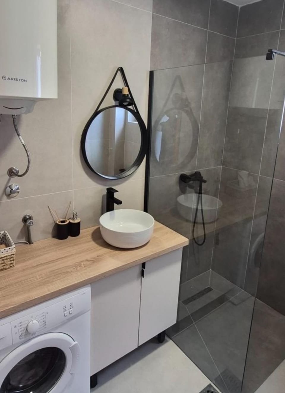 Shower, Bathroom, washing machine
