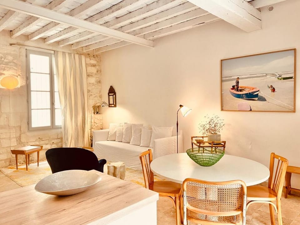 Living room, Dining area