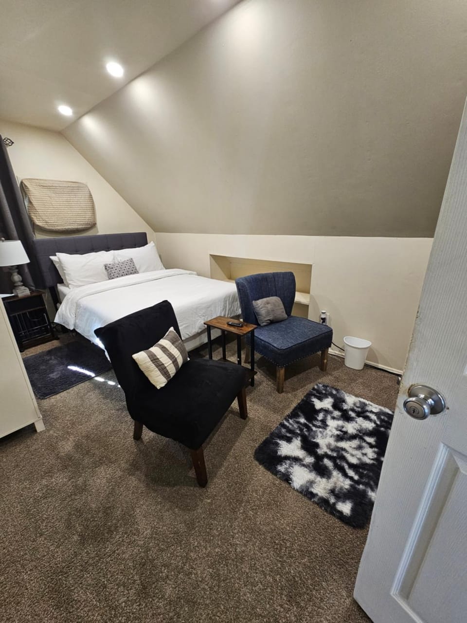 Cozy 111 Vacation rental in Elmont