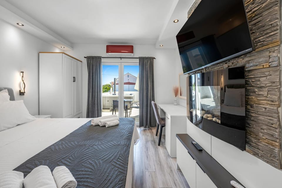 TV and multimedia, Bedroom
