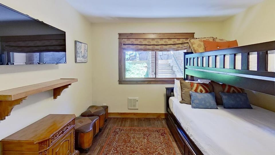 Crestwood 1113 Premier 3 Bedroom House in Snowmass Village