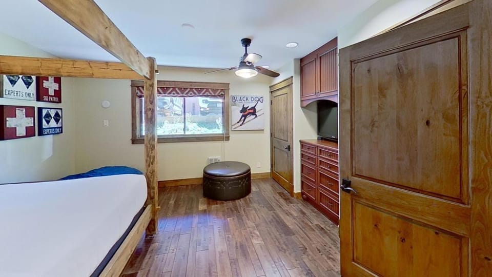 Crestwood 1113 Premier 3 Bedroom House in Snowmass Village