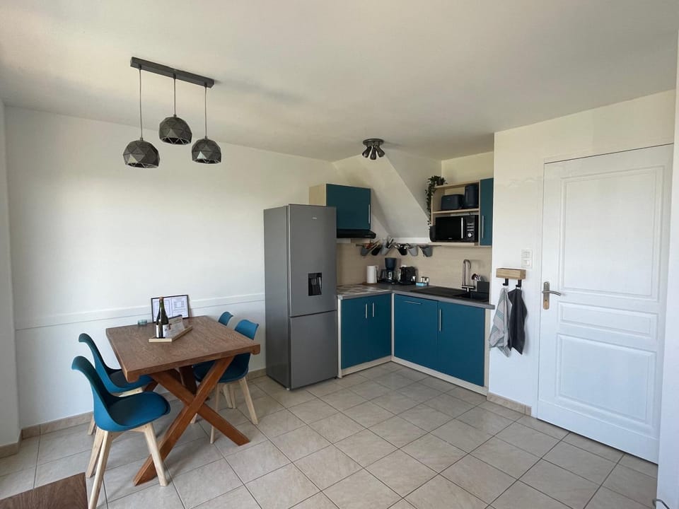 Kitchen or kitchenette, Dining area, dishwasher, oven, pet friendly, stove