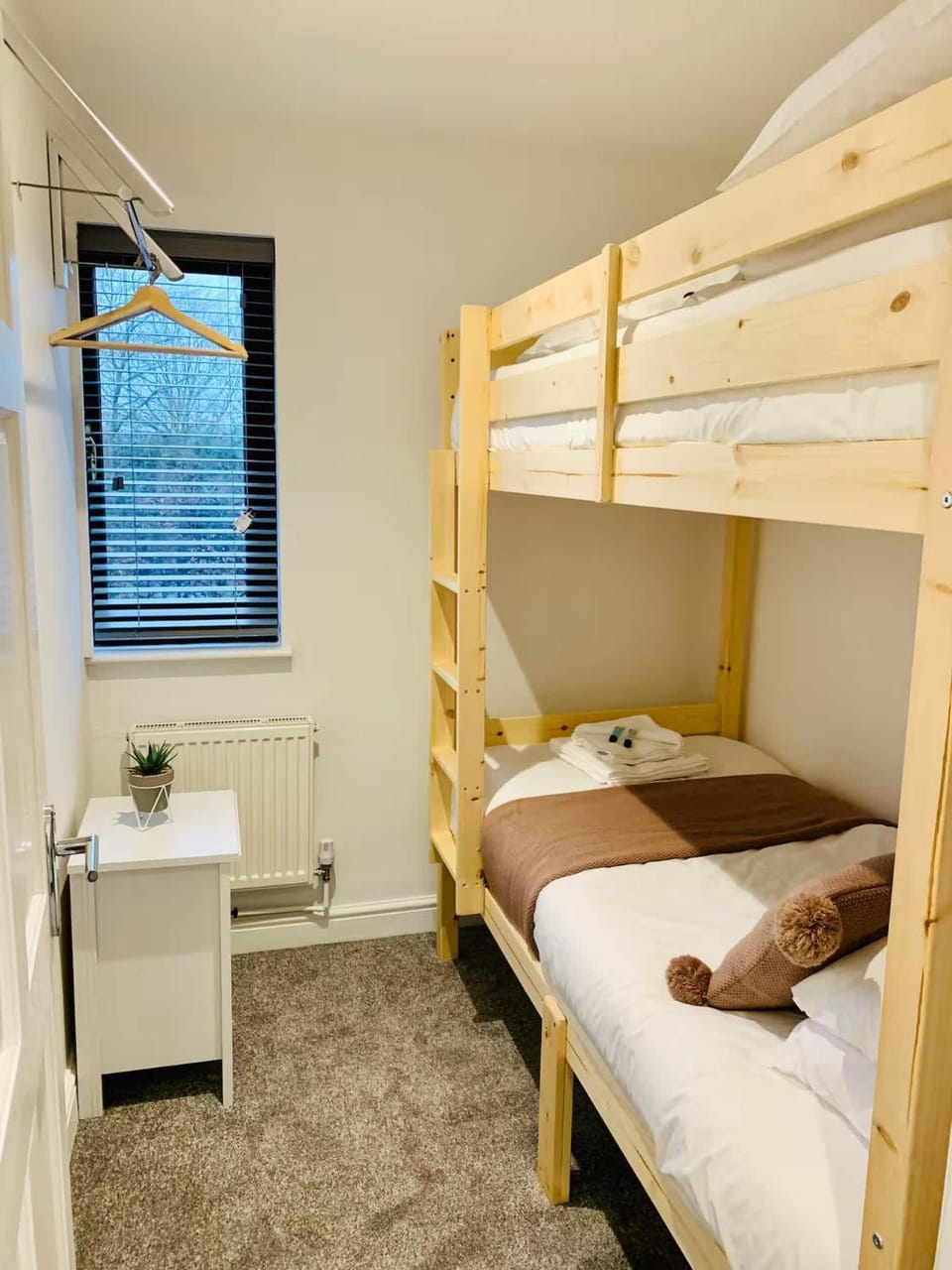 Spacious 3 Bedroom House with Parking in Taunton House in Taunton