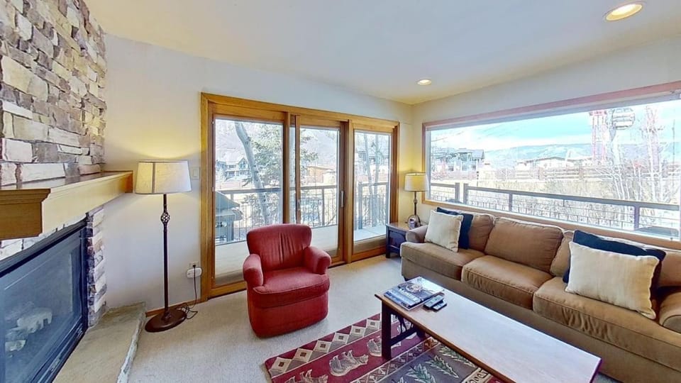 Crestwood 1117 Deluxe 2 Bedroom House in Snowmass Village