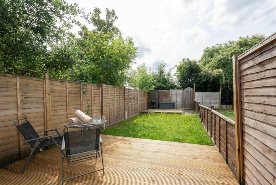 Comfortable 2 Bedroom Home with Parking in Taunton House in Taunton
