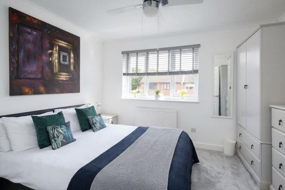 Comfortable 2 Bedroom Home with Parking in Taunton House in Taunton