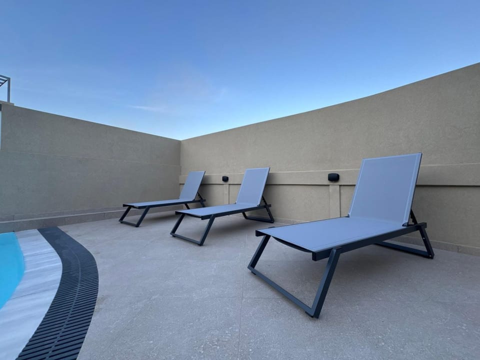 Day, Pool view, Swimming pool, Swimming pool, sunbed