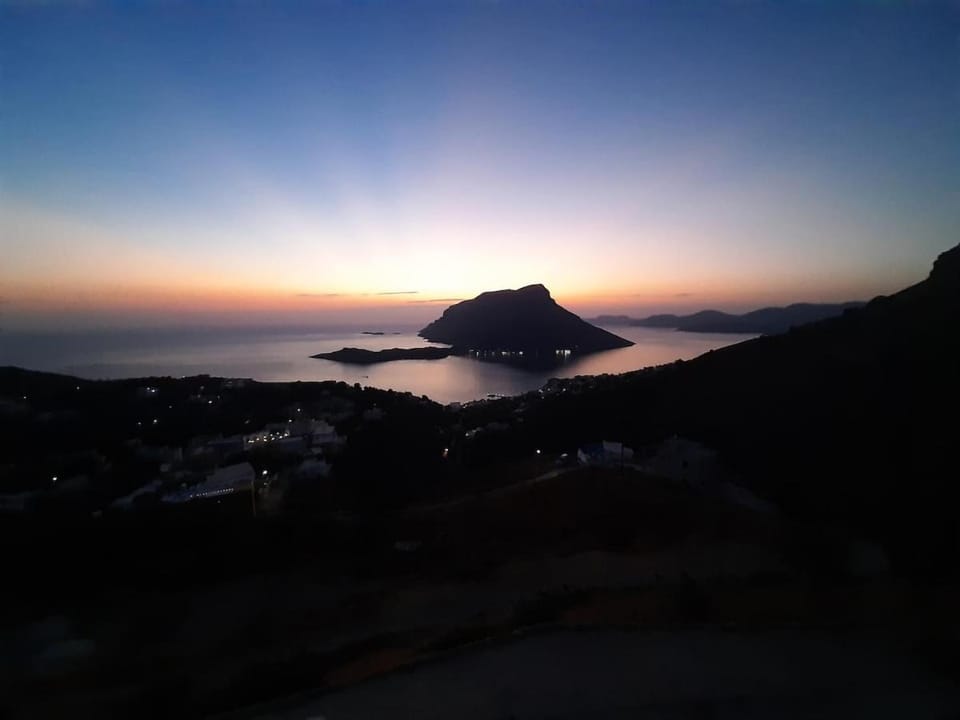 Symbligates rocks House in Kalymnos