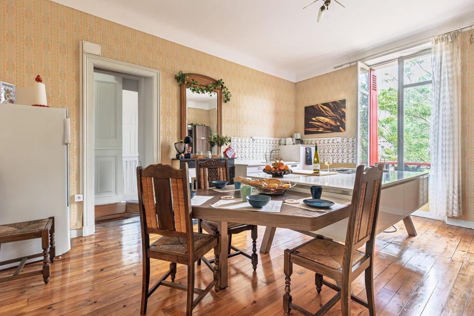 Property building, Living room